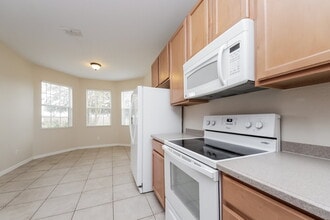 5516 Cape Hatteras Dr in Clermont, FL - Building Photo - Building Photo