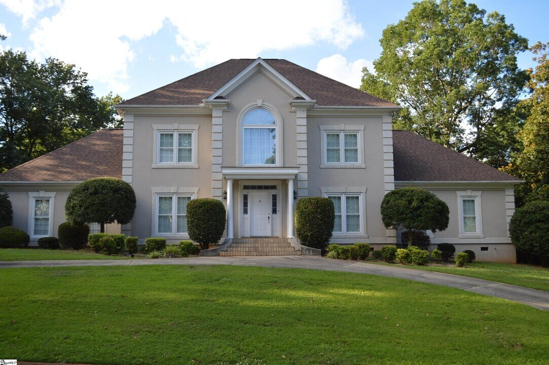 2 Deep Springs Way in Simpsonville, SC - Building Photo