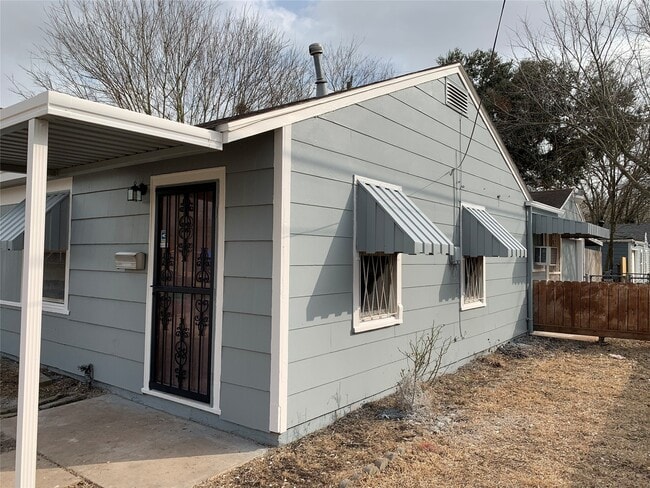 3002 Carter St in Pasadena, TX - Building Photo - Building Photo