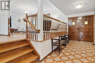 1545 Prince of Wales Dr in Ottawa, ON - Building Photo - Building Photo