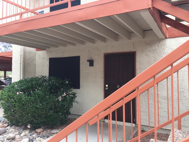 16805 E El Lago Blvd-Unit -106 in Fountain Hills, AZ - Foto de edificio - Building Photo
