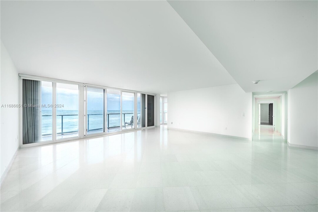 16445 Collins Ave in Sunny Isles Beach, FL - Building Photo