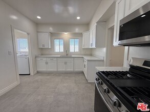 1458 W 36th St in Los Angeles, CA - Building Photo - Building Photo