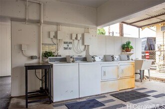 727 Pumehana St in Honolulu, HI - Building Photo - Building Photo