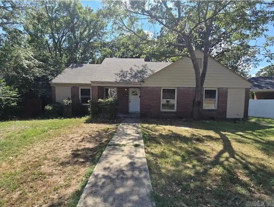 3403 Ridge Rd in North Little Rock, AR - Building Photo