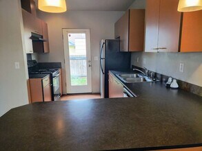 2015-2017 2nd St in Springfield, OR - Foto de edificio - Building Photo