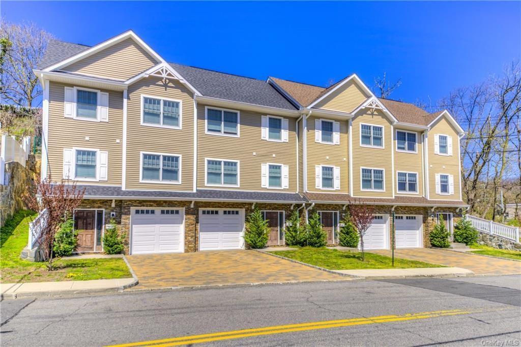 18 Southfield Ave in Dobbs Ferry, NY - Foto de edificio