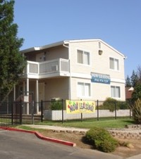 E. Claire Raley Transitional Living Center in Sacramento, CA - Foto de edificio - Building Photo