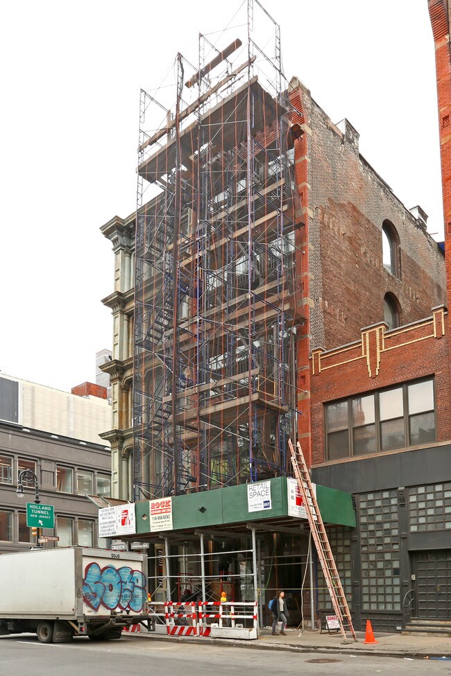 498 Broome St in New York, NY - Building Photo - Building Photo