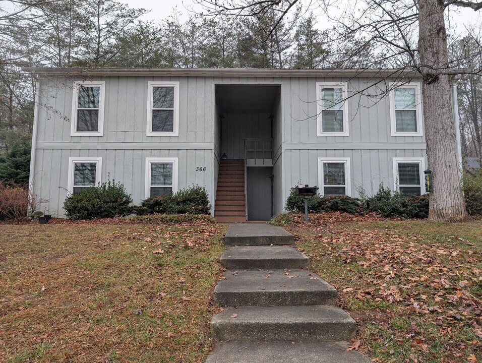 366 Genesis Cir in Black Mountain, NC - Building Photo