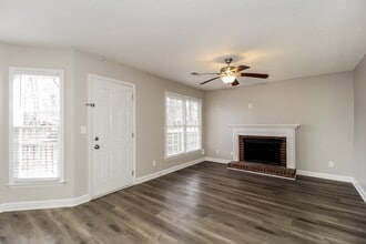 5196 Olde Mill Dr NE in Woodstock, GA - Foto de edificio - Building Photo