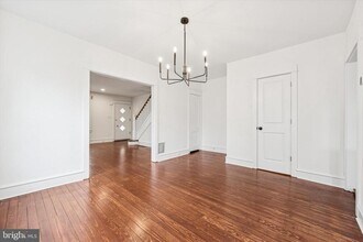 10 W Jefferson St in Media, PA - Building Photo - Building Photo