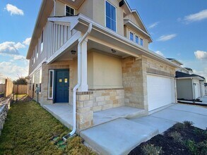 11107 Sentinel Dr in Austin, TX - Building Photo - Building Photo