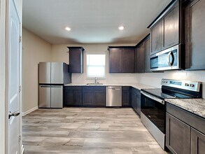 353 Lowery Oaks Trl in Fort Worth, TX - Building Photo - Building Photo