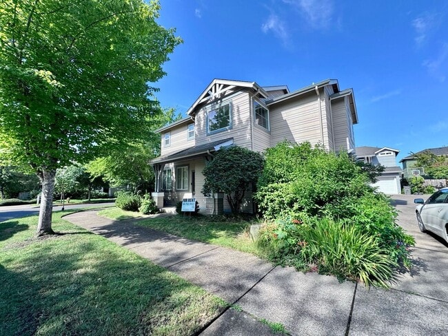 property at 1604 Hamlet Ln