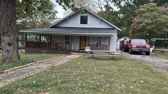 1601 Wilson W Lee Blvd in Statesville, NC - Building Photo