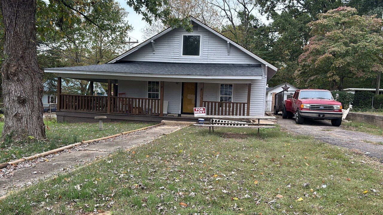 1601 Wilson W Lee Blvd in Statesville, NC - Building Photo