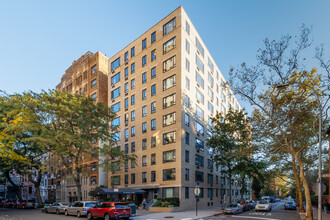 60 Remsen Street in Brooklyn, NY - Building Photo - Primary Photo