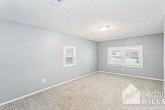 2445 N Chautauqua Ave in Wichita, KS - Building Photo - Building Photo