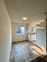 6041 SW Valley Ave in Beaverton, OR - Building Photo - Building Photo