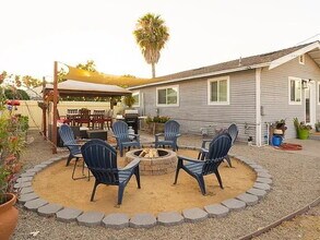 3721 Chamoune Ave in San Diego, CA - Foto de edificio - Building Photo