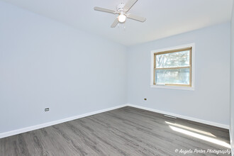 1811 Hazelwood Dr in Lindenhurst, IL - Building Photo - Building Photo