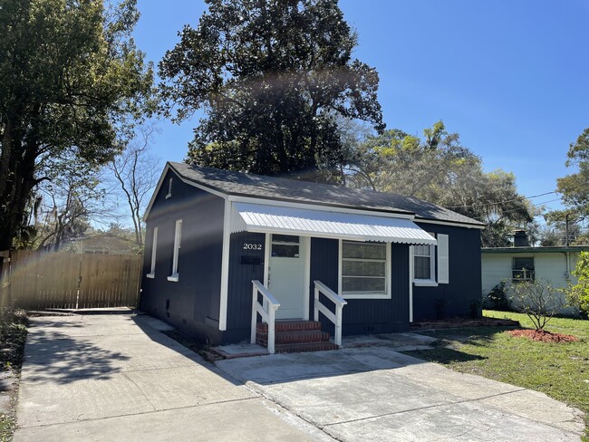 property at 2032 Geneve St