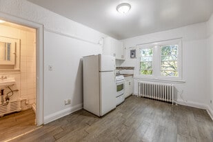 Bold Street Apartments in Hamilton, ON - Building Photo