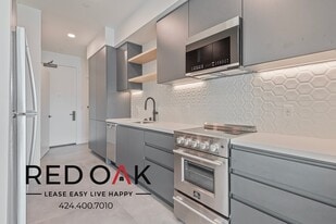 3450 W 43rd St in Los Angeles, CA - Building Photo