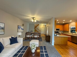 1N061 Mission Ct in Winfield, IL - Building Photo - Building Photo