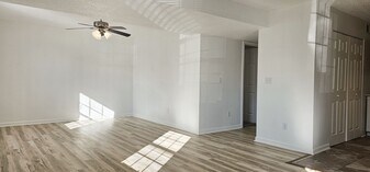 1542 Diuguid Dr in Murray, KY - Building Photo