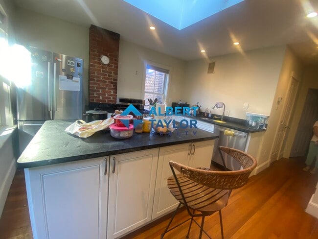 151 Highland St, Unit 2 in Boston, MA - Building Photo - Building Photo