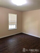 322 Hampshire Ct in Piscataway, NJ - Building Photo - Building Photo