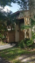 11487 SW 109th Rd, Unit B in Miami, FL - Building Photo - Building Photo