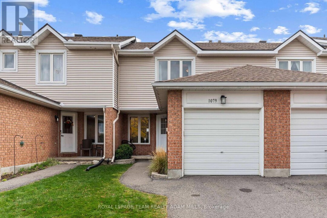 1079 Ewing St in Ottawa, ON - Building Photo
