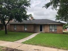 property at 2813 Green Oaks Dr