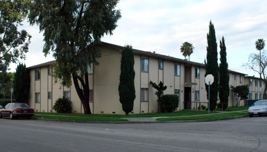 588 Avalani Ave in San Jose, CA - Foto de edificio - Building Photo