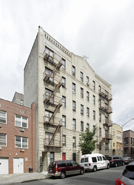 1767 Weeks Ave in Bronx, NY - Foto de edificio