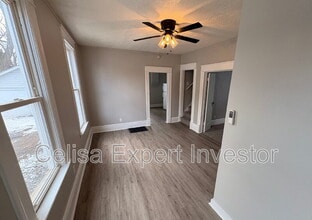 425 Greenlawn Ave in Fort Wayne, IN - Building Photo - Building Photo