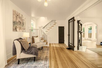 200 W Cheyenne Rd in Colorado Springs, CO - Building Photo - Building Photo