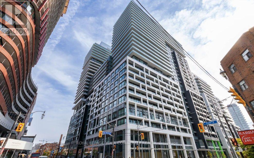 135-135 Lower Sherbourne St in Toronto, ON - Building Photo