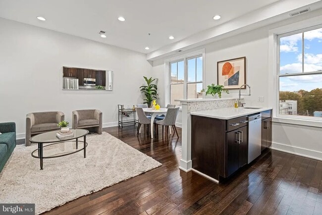 907 N St NW in Washington, DC - Building Photo - Building Photo