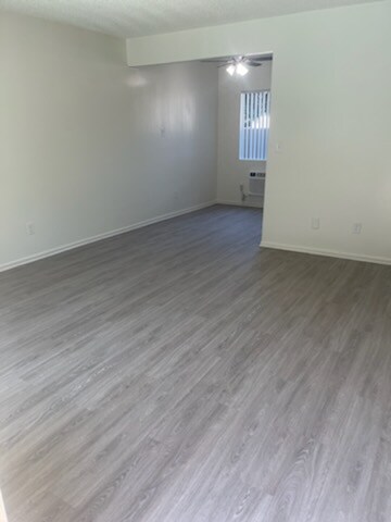 2240 E Lenita Ln, Unit I in Santa Ana, CA - Building Photo