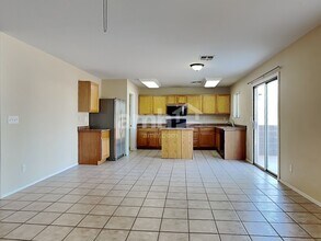 1102 E Renegade Trl in San Tan Valley, AZ - Foto de edificio - Building Photo