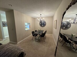 7500 Cahill Rd in Minneapolis, MN - Foto de edificio - Building Photo