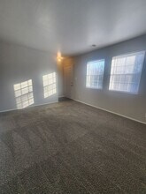 4709 Lakeside Dr-Unit -LD4709 in Evansville, IN - Foto de edificio - Building Photo