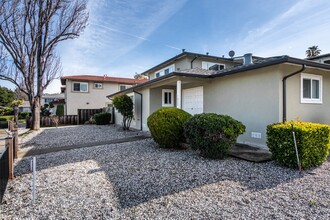 1022 Valerian Way in Sunnyvale, CA - Building Photo - Building Photo