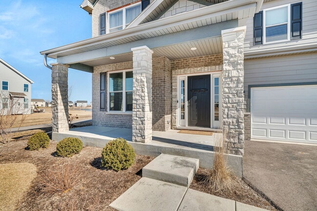 733 Juniper St in Oswego, IL - Building Photo - Building Photo