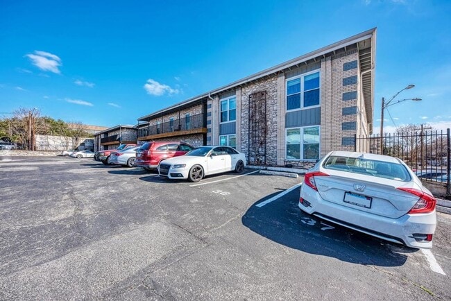 property at 2401 Manor