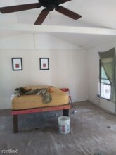 357 Holly Ln in Kentwood, LA - Foto de edificio - Building Photo